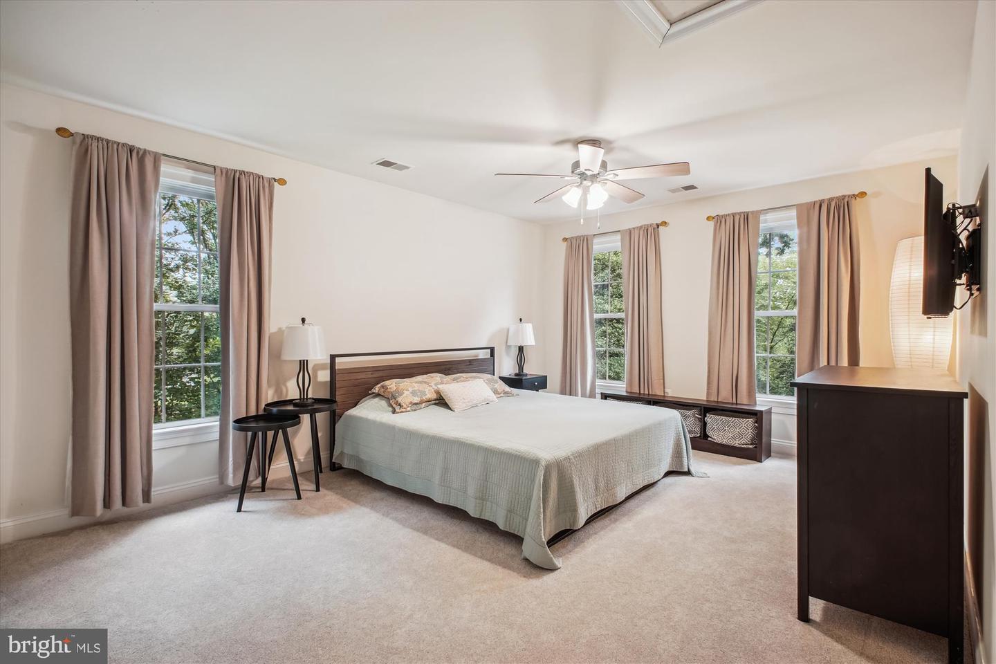 9745 VALE RD NW, VIENNA, Virginia 22181, 6 Bedrooms Bedrooms, ,4 BathroomsBathrooms,Residential,For sale,9745 VALE RD NW,VAFX2246834 MLS # VAFX2246834