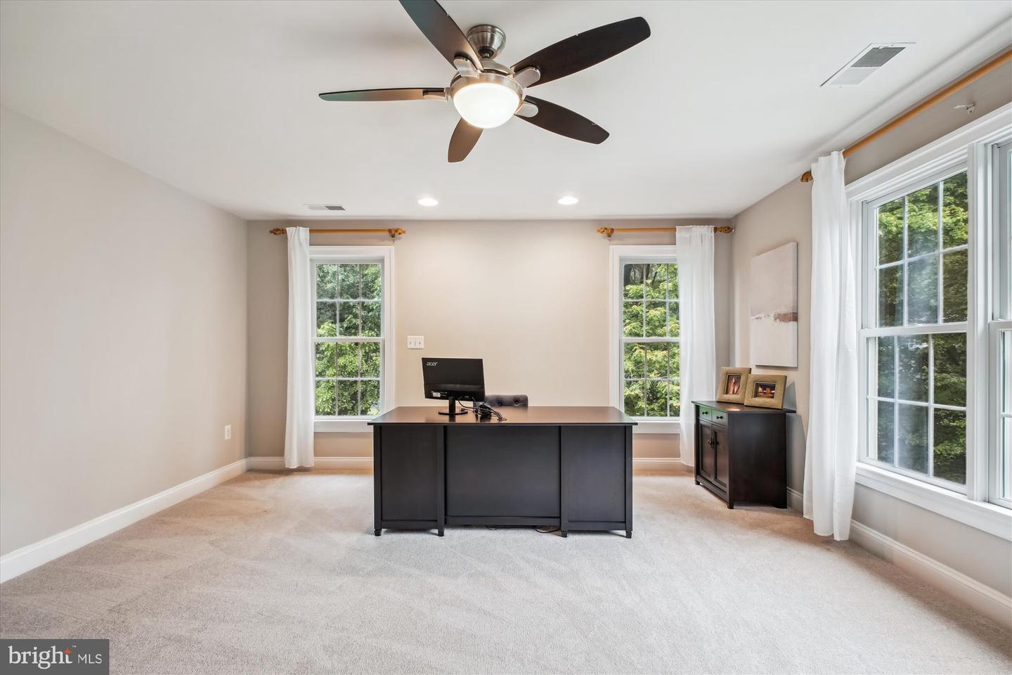 9745 VALE RD NW, VIENNA, Virginia 22181, 6 Bedrooms Bedrooms, ,4 BathroomsBathrooms,Residential,For sale,9745 VALE RD NW,VAFX2246834 MLS # VAFX2246834