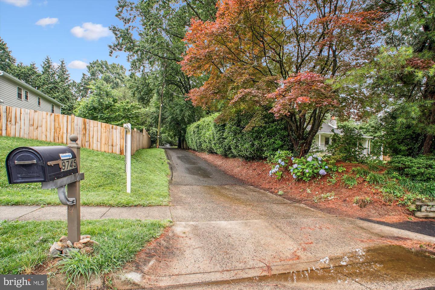9745 VALE RD NW, VIENNA, Virginia 22181, 6 Bedrooms Bedrooms, ,4 BathroomsBathrooms,Residential,For sale,9745 VALE RD NW,VAFX2246834 MLS # VAFX2246834