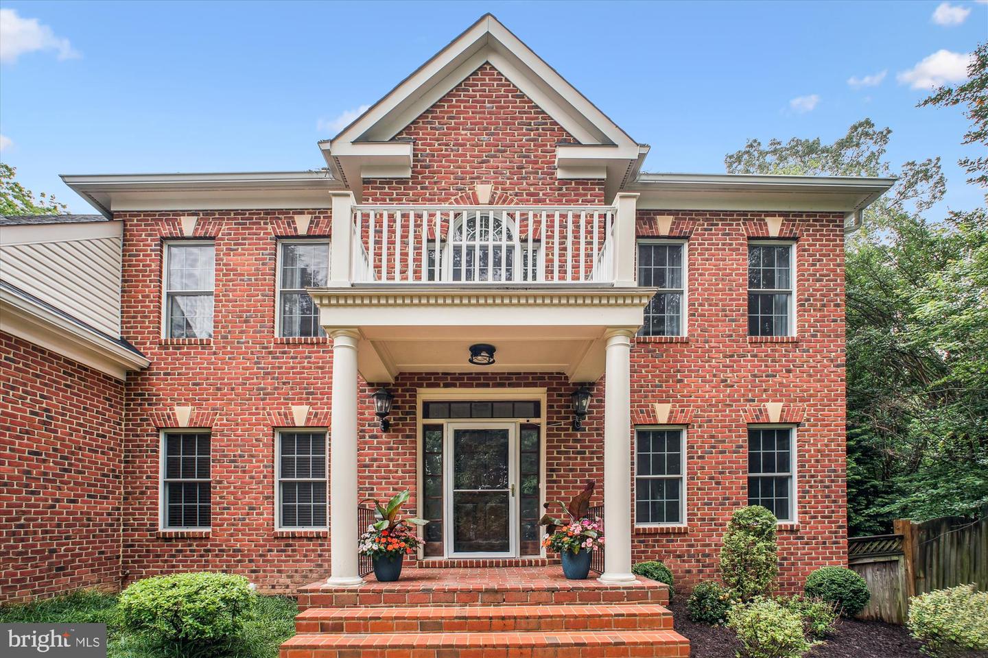 9745 VALE RD NW, VIENNA, Virginia 22181, 6 Bedrooms Bedrooms, ,4 BathroomsBathrooms,Residential,For sale,9745 VALE RD NW,VAFX2246834 MLS # VAFX2246834