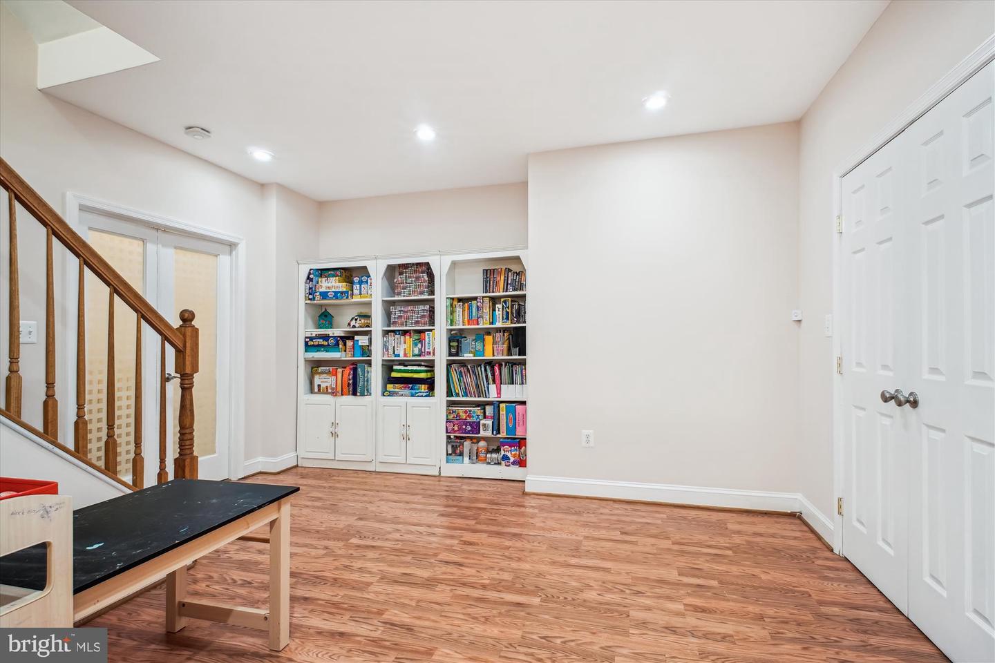 9745 VALE RD NW, VIENNA, Virginia 22181, 6 Bedrooms Bedrooms, ,4 BathroomsBathrooms,Residential,For sale,9745 VALE RD NW,VAFX2246834 MLS # VAFX2246834