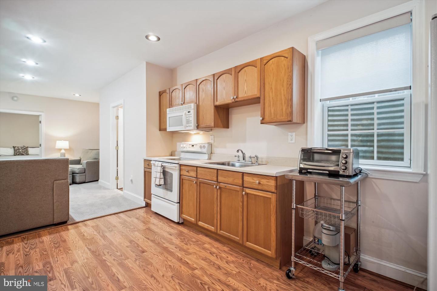 9745 VALE RD NW, VIENNA, Virginia 22181, 6 Bedrooms Bedrooms, ,4 BathroomsBathrooms,Residential,For sale,9745 VALE RD NW,VAFX2246834 MLS # VAFX2246834