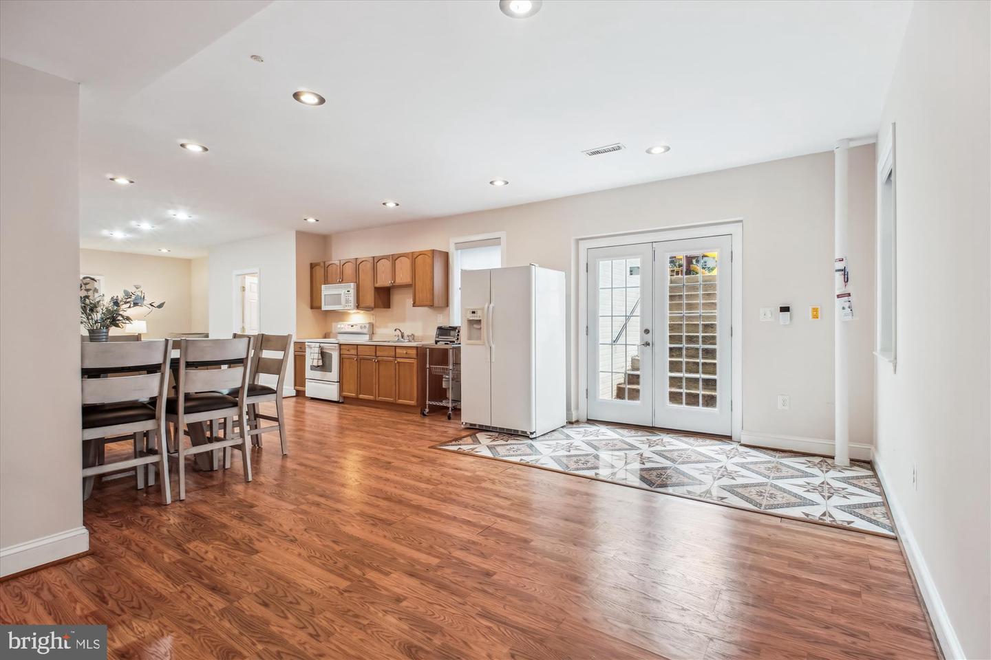 9745 VALE RD NW, VIENNA, Virginia 22181, 6 Bedrooms Bedrooms, ,4 BathroomsBathrooms,Residential,For sale,9745 VALE RD NW,VAFX2246834 MLS # VAFX2246834