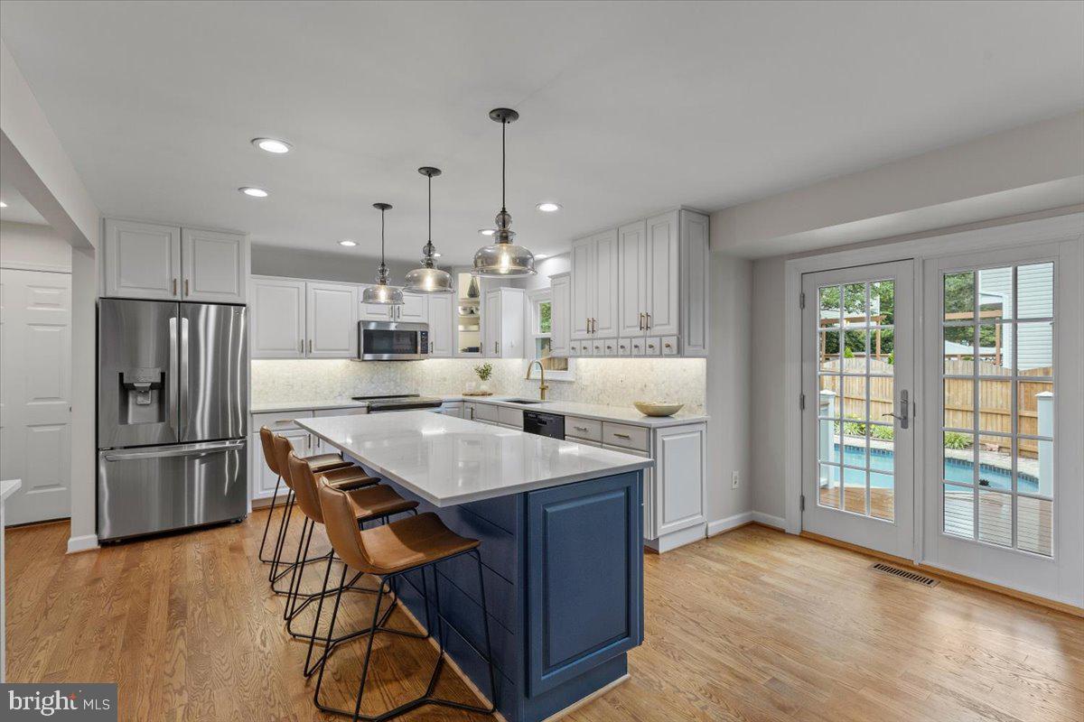 5304 BRADDOCK RIDGE DR, CENTREVILLE, Virginia 20120, 4 Bedrooms Bedrooms, ,3 BathroomsBathrooms,Residential,For sale,5304 BRADDOCK RIDGE DR,VAFX2247506 MLS # VAFX2247506