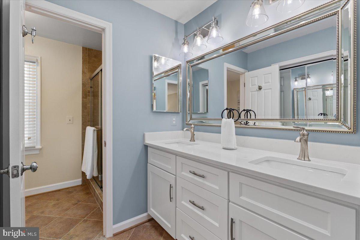 5304 BRADDOCK RIDGE DR, CENTREVILLE, Virginia 20120, 4 Bedrooms Bedrooms, ,3 BathroomsBathrooms,Residential,For sale,5304 BRADDOCK RIDGE DR,VAFX2247506 MLS # VAFX2247506