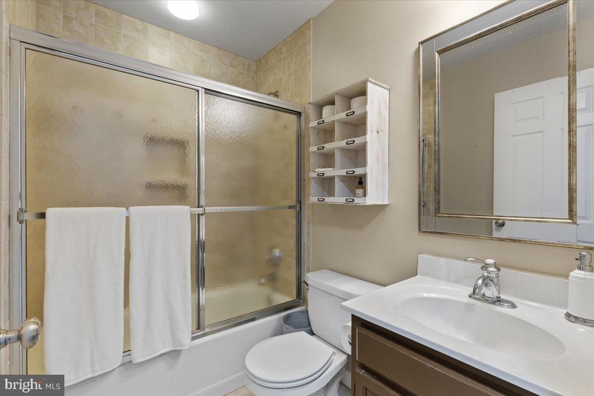 5304 BRADDOCK RIDGE DR, CENTREVILLE, Virginia 20120, 4 Bedrooms Bedrooms, ,3 BathroomsBathrooms,Residential,For sale,5304 BRADDOCK RIDGE DR,VAFX2247506 MLS # VAFX2247506