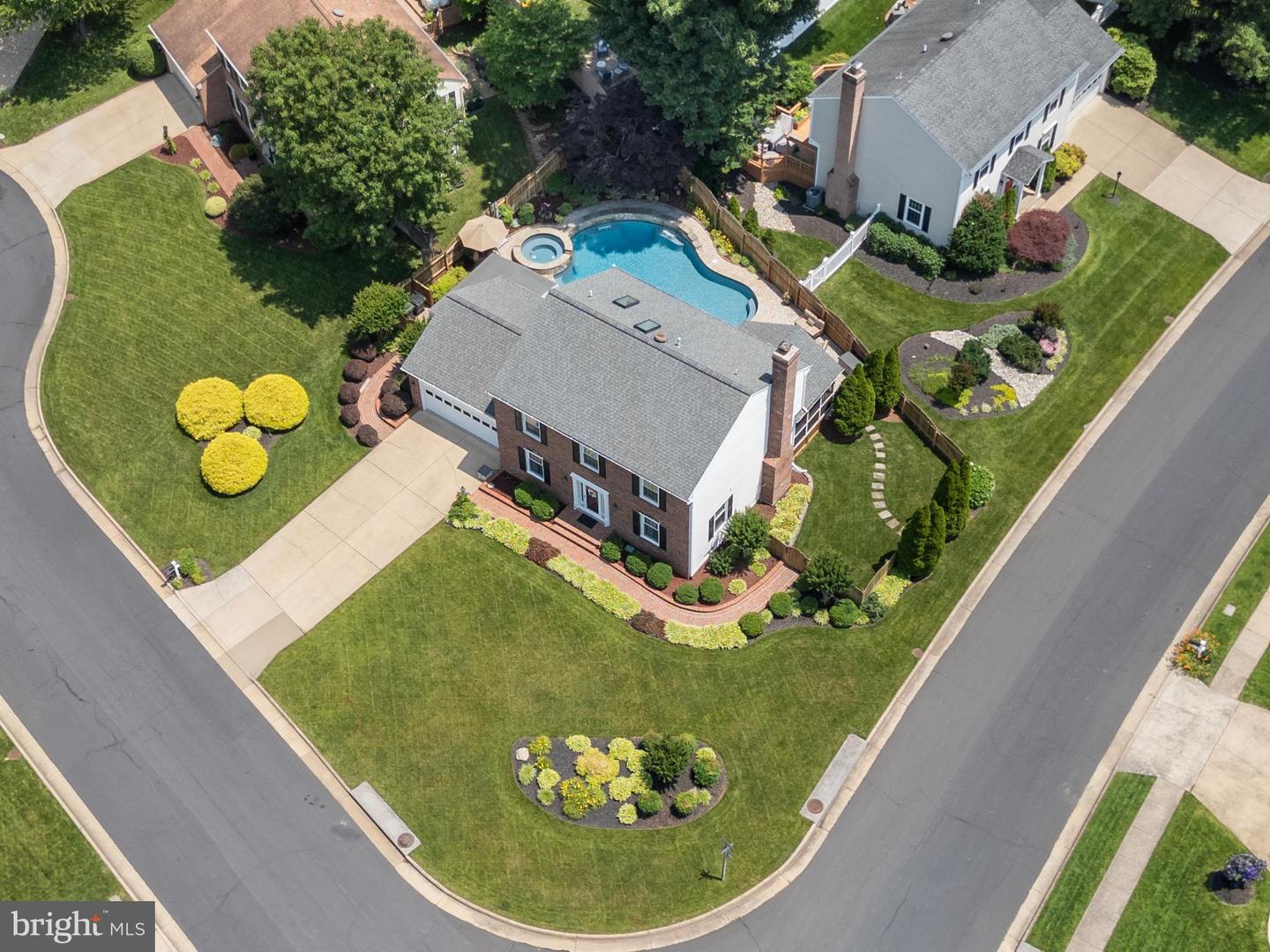 5304 BRADDOCK RIDGE DR, CENTREVILLE, Virginia 20120, 4 Bedrooms Bedrooms, ,3 BathroomsBathrooms,Residential,For sale,5304 BRADDOCK RIDGE DR,VAFX2247506 MLS # VAFX2247506