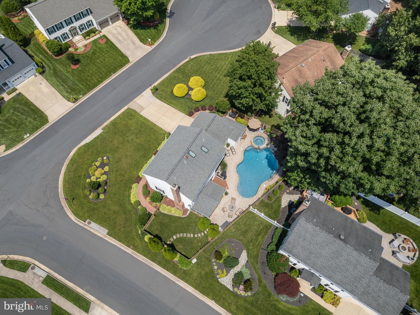 5304 BRADDOCK RIDGE DR, CENTREVILLE, Virginia 20120, 4 Bedrooms Bedrooms, ,3 BathroomsBathrooms,Residential,For sale,5304 BRADDOCK RIDGE DR,VAFX2247506 MLS # VAFX2247506