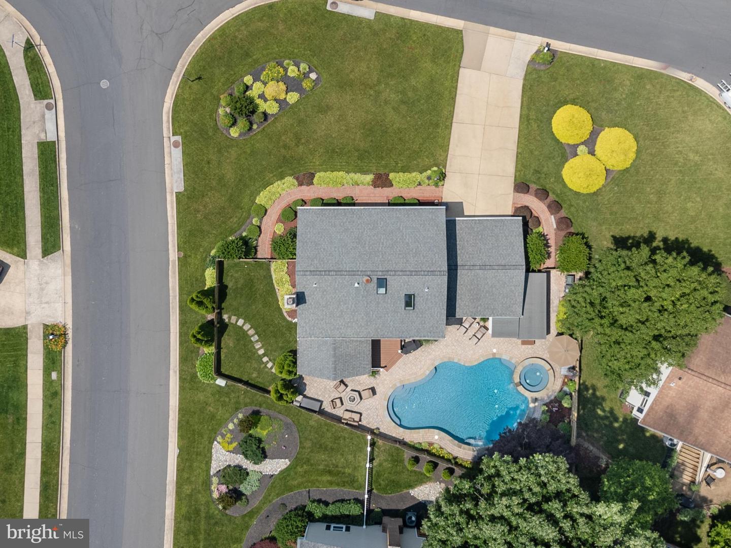 5304 BRADDOCK RIDGE DR, CENTREVILLE, Virginia 20120, 4 Bedrooms Bedrooms, ,3 BathroomsBathrooms,Residential,For sale,5304 BRADDOCK RIDGE DR,VAFX2247506 MLS # VAFX2247506