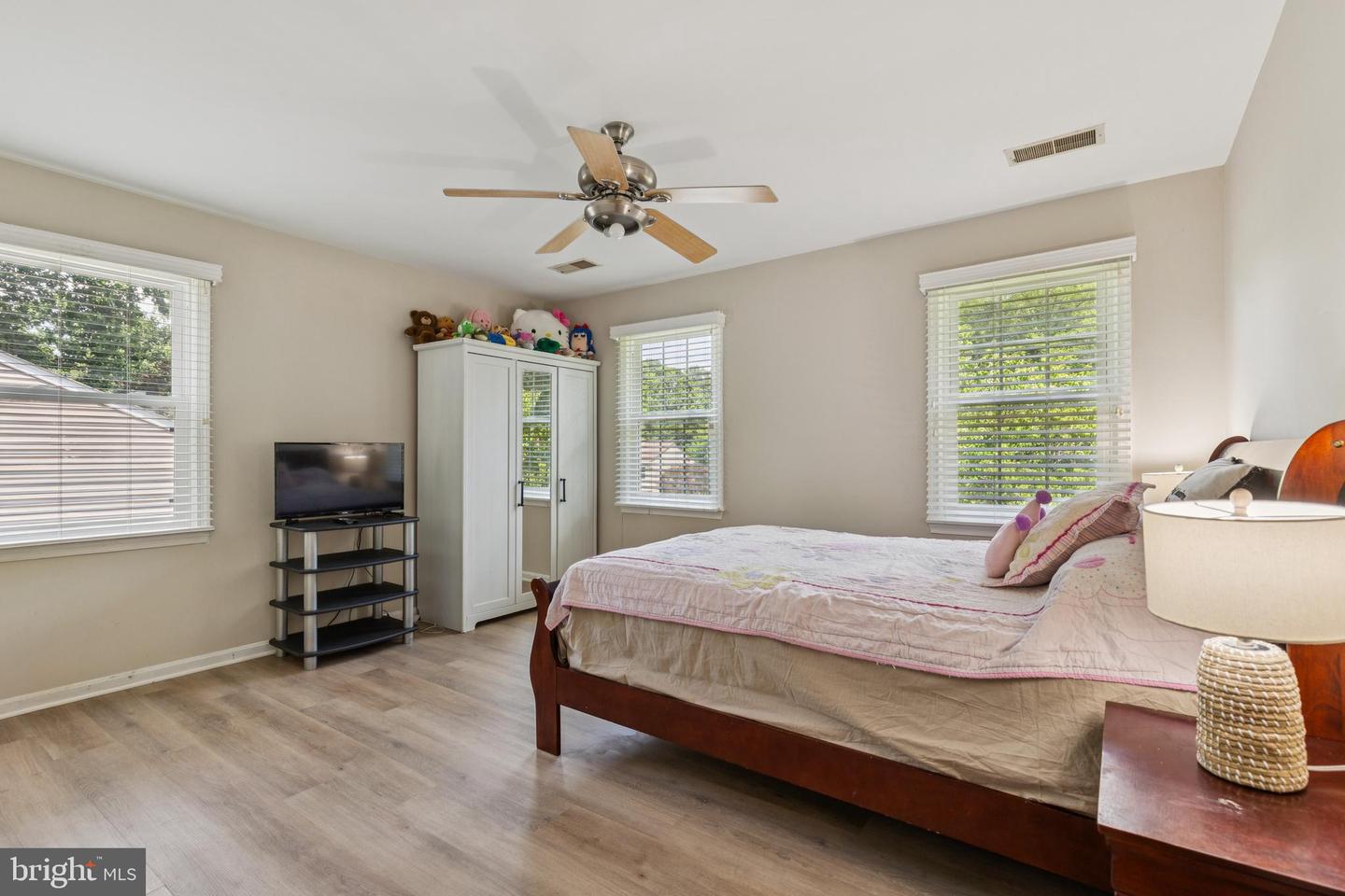 4914 KING DAVID BLVD, ANNANDALE, Virginia 22003, 4 Bedrooms Bedrooms, ,3 BathroomsBathrooms,Residential,For sale,4914 KING DAVID BLVD,VAFX2247774 MLS # VAFX2247774