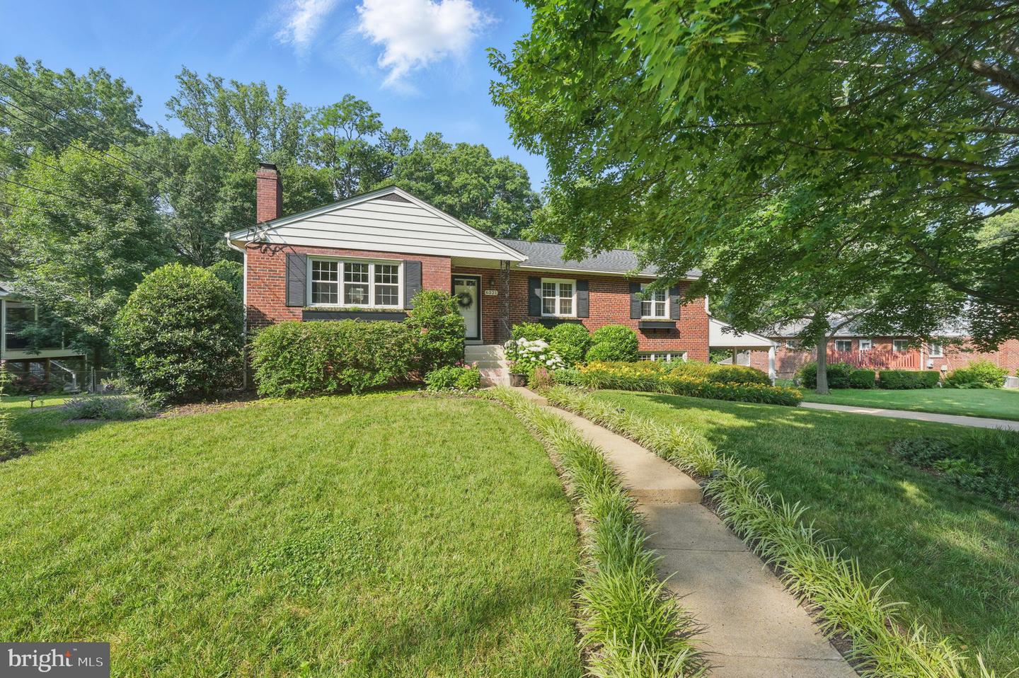 6321 HILLSBOROUGH DR, FALLS CHURCH, Virginia 22044, 3 Bedrooms Bedrooms, ,2 BathroomsBathrooms,Residential,For sale,6321 HILLSBOROUGH DR,VAFX2247810 MLS # VAFX2247810