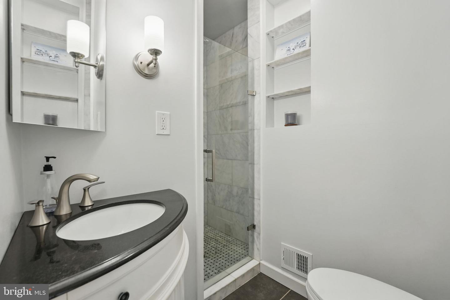 6321 HILLSBOROUGH DR, FALLS CHURCH, Virginia 22044, 3 Bedrooms Bedrooms, ,2 BathroomsBathrooms,Residential,For sale,6321 HILLSBOROUGH DR,VAFX2247810 MLS # VAFX2247810