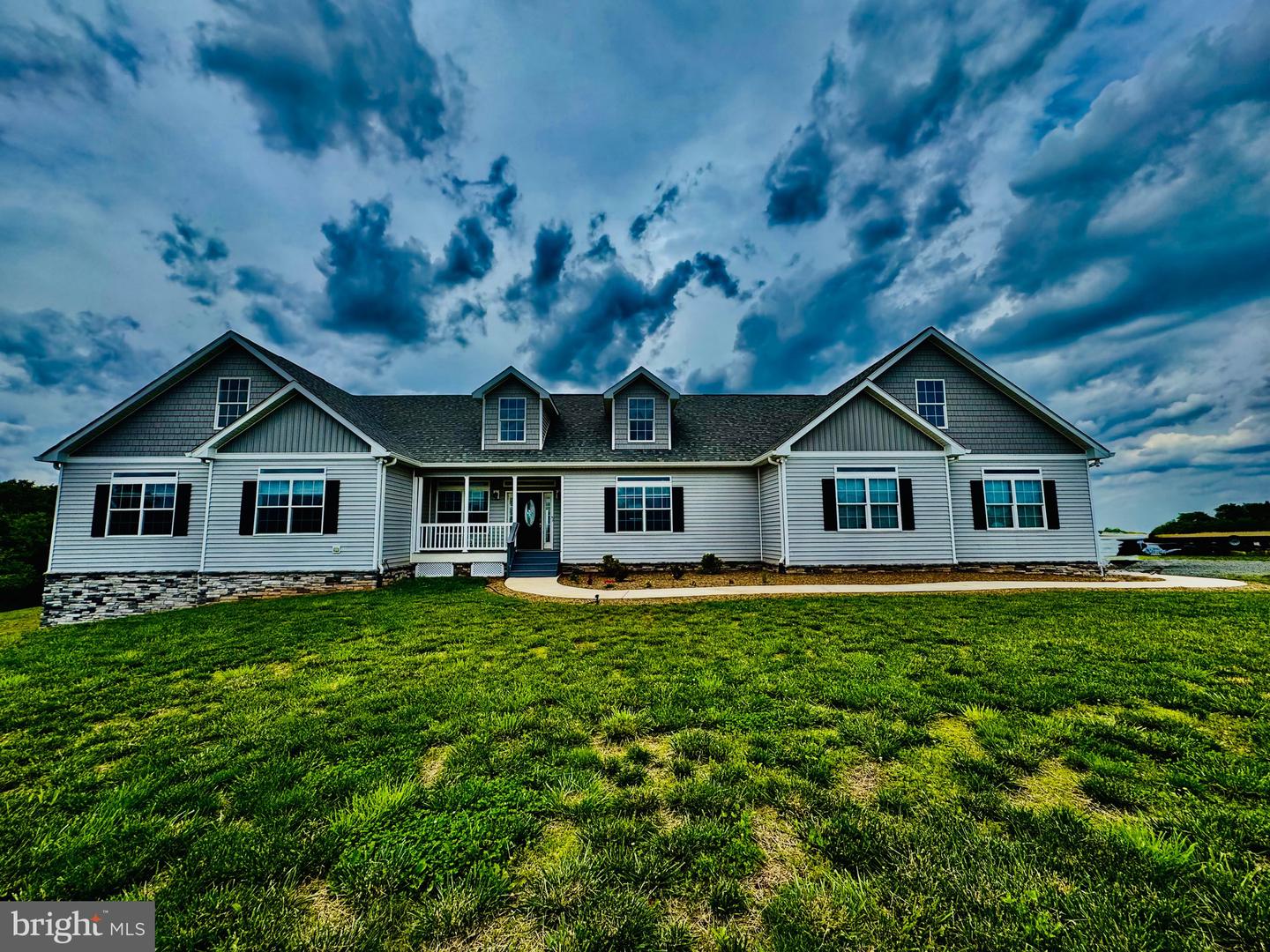 9936 BELL WOOD FARM LN, NOKESVILLE, Virginia 20181, 3 Bedrooms Bedrooms, ,2 BathroomsBathrooms,Residential,For sale,9936 BELL WOOD FARM LN,VAPW2097230 MLS # VAPW2097230