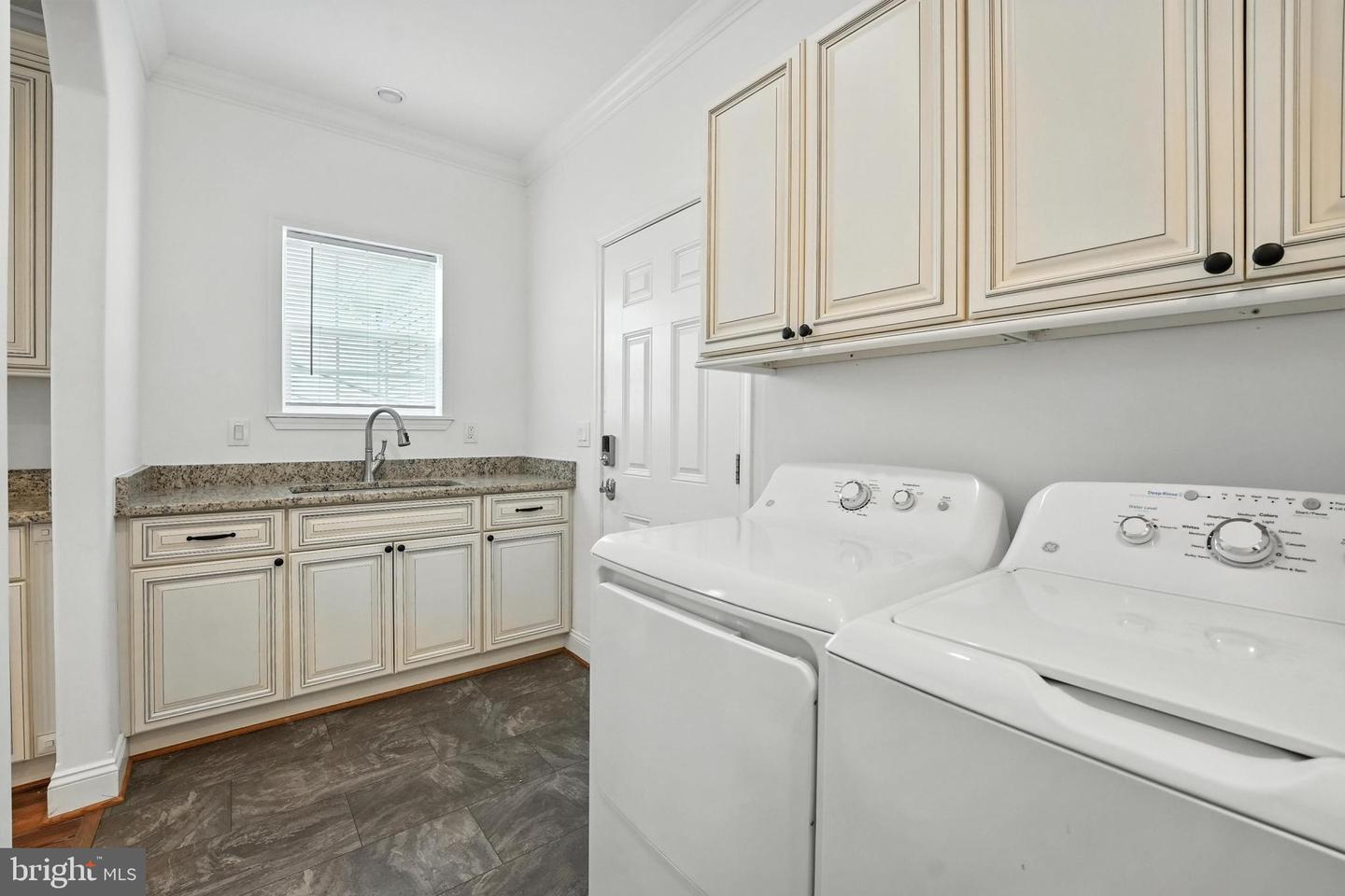 9936 BELL WOOD FARM LN, NOKESVILLE, Virginia 20181, 3 Bedrooms Bedrooms, ,2 BathroomsBathrooms,Residential,For sale,9936 BELL WOOD FARM LN,VAPW2097230 MLS # VAPW2097230