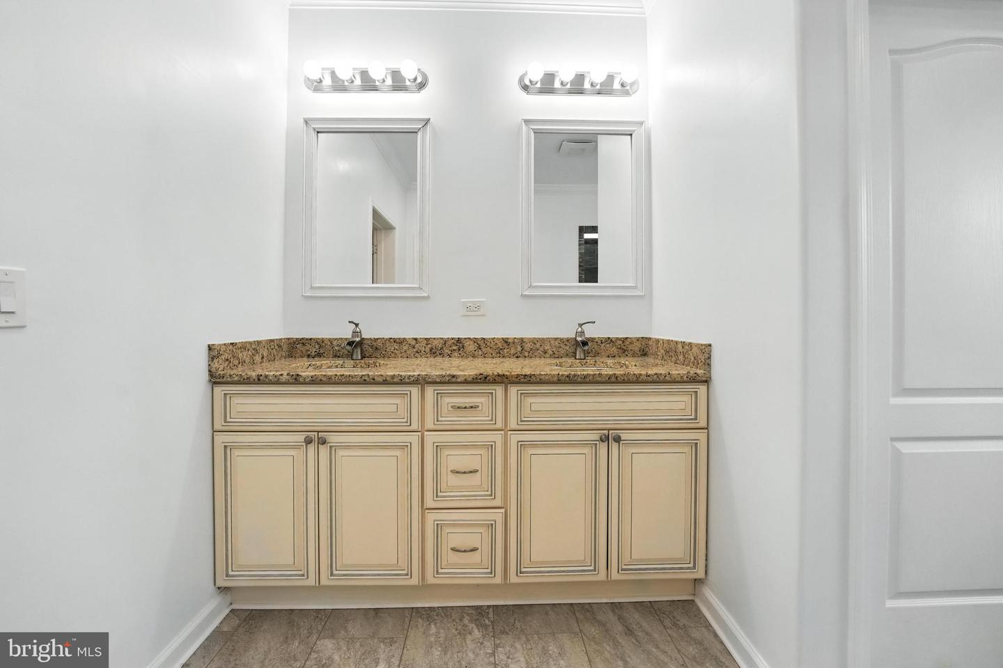 9936 BELL WOOD FARM LN, NOKESVILLE, Virginia 20181, 3 Bedrooms Bedrooms, ,2 BathroomsBathrooms,Residential,For sale,9936 BELL WOOD FARM LN,VAPW2097230 MLS # VAPW2097230