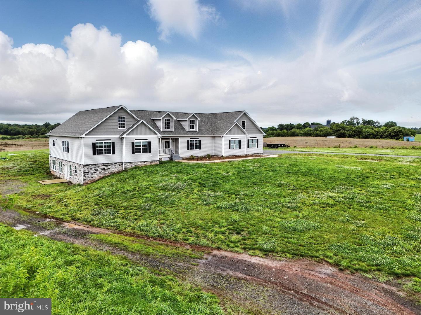9936 BELL WOOD FARM LN, NOKESVILLE, Virginia 20181, 3 Bedrooms Bedrooms, ,2 BathroomsBathrooms,Residential,For sale,9936 BELL WOOD FARM LN,VAPW2097230 MLS # VAPW2097230