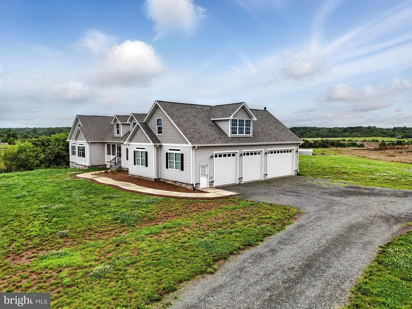 9936 BELL WOOD FARM LN, NOKESVILLE, Virginia 20181, 3 Bedrooms Bedrooms, ,2 BathroomsBathrooms,Residential,For sale,9936 BELL WOOD FARM LN,VAPW2097230 MLS # VAPW2097230