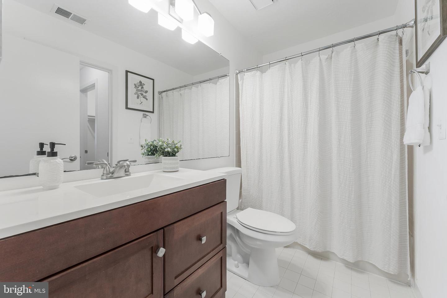 11733-D SUMMERCHASE CIR #1733D, RESTON, Virginia 20194, 2 Bedrooms Bedrooms, ,2 BathroomsBathrooms,Residential,For sale,11733-D SUMMERCHASE CIR #1733D,VAFX2249244 MLS # VAFX2249244