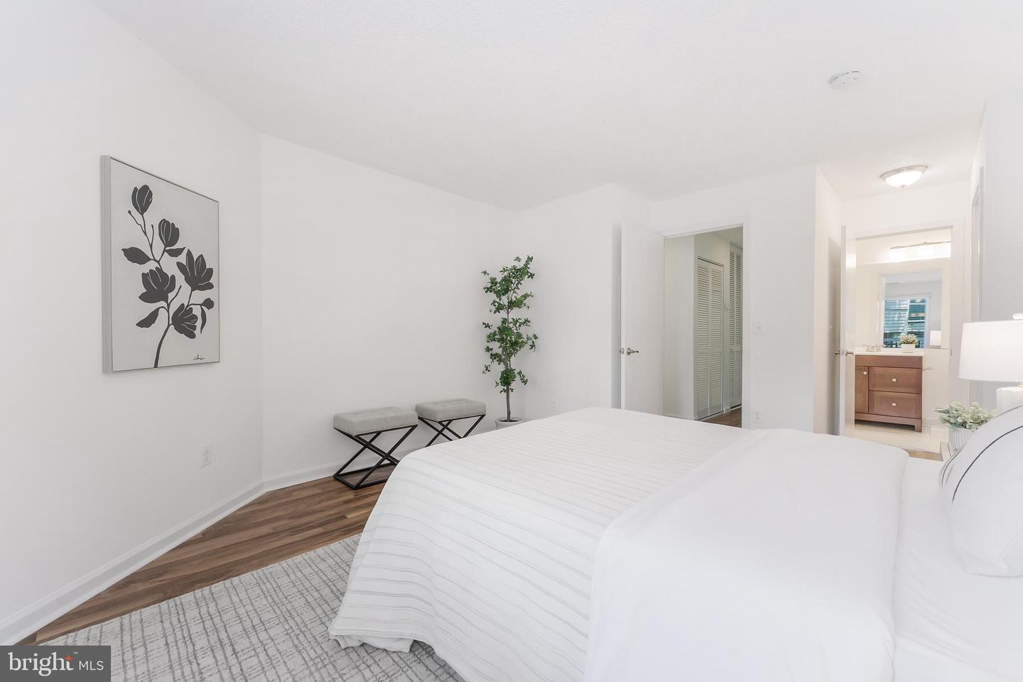 11733-D SUMMERCHASE CIR #1733D, RESTON, Virginia 20194, 2 Bedrooms Bedrooms, ,2 BathroomsBathrooms,Residential,For sale,11733-D SUMMERCHASE CIR #1733D,VAFX2249244 MLS # VAFX2249244