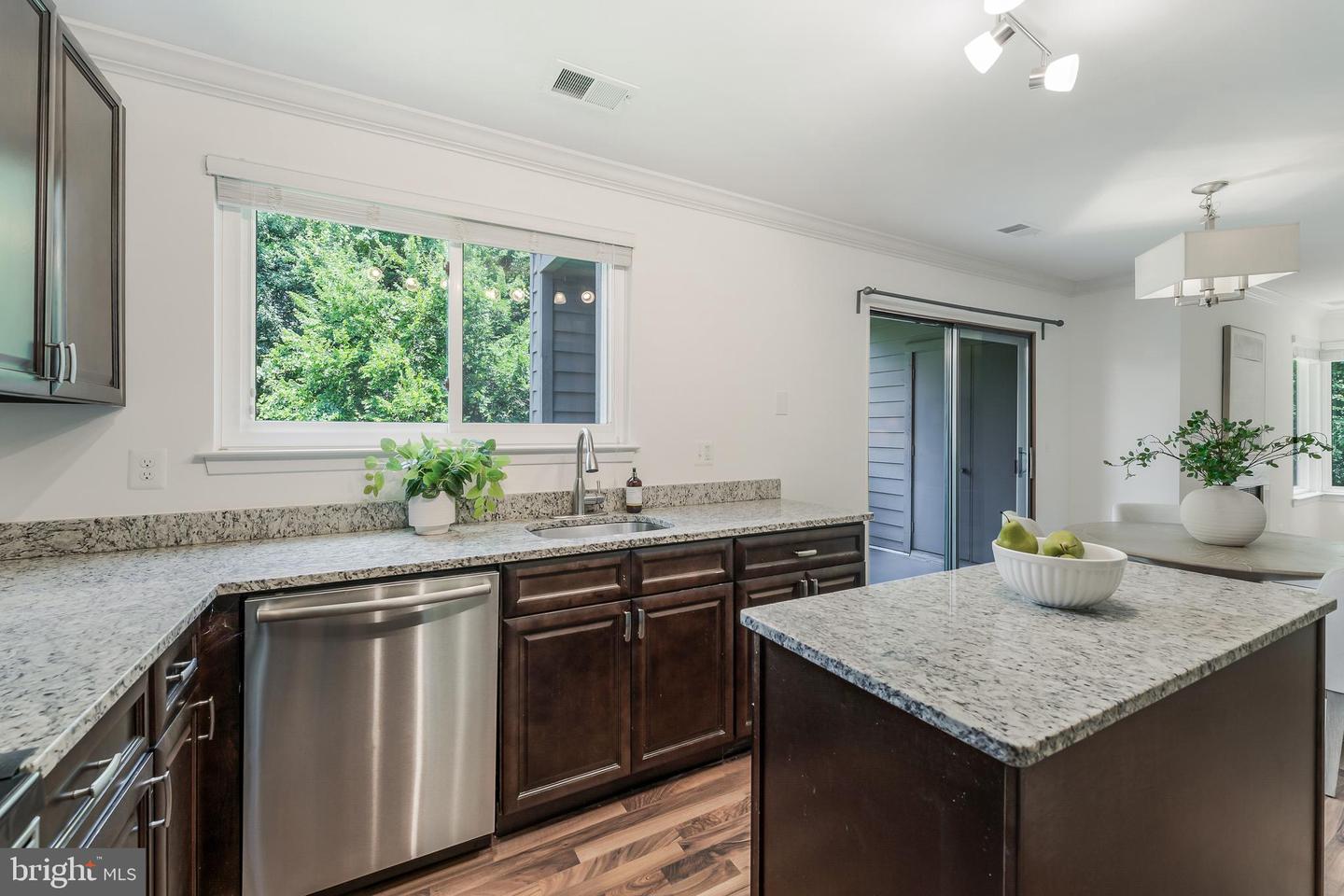 11733-D SUMMERCHASE CIR #1733D, RESTON, Virginia 20194, 2 Bedrooms Bedrooms, ,2 BathroomsBathrooms,Residential,For sale,11733-D SUMMERCHASE CIR #1733D,VAFX2249244 MLS # VAFX2249244