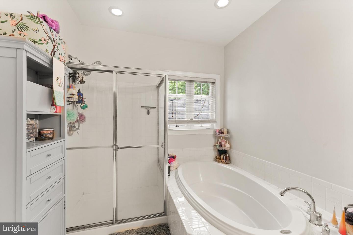 6413 MORVEN PARK LN, GAINESVILLE, Virginia 20155, 4 Bedrooms Bedrooms, ,3 BathroomsBathrooms,Residential,For sale,6413 MORVEN PARK LN,VAPW2097274 MLS # VAPW2097274