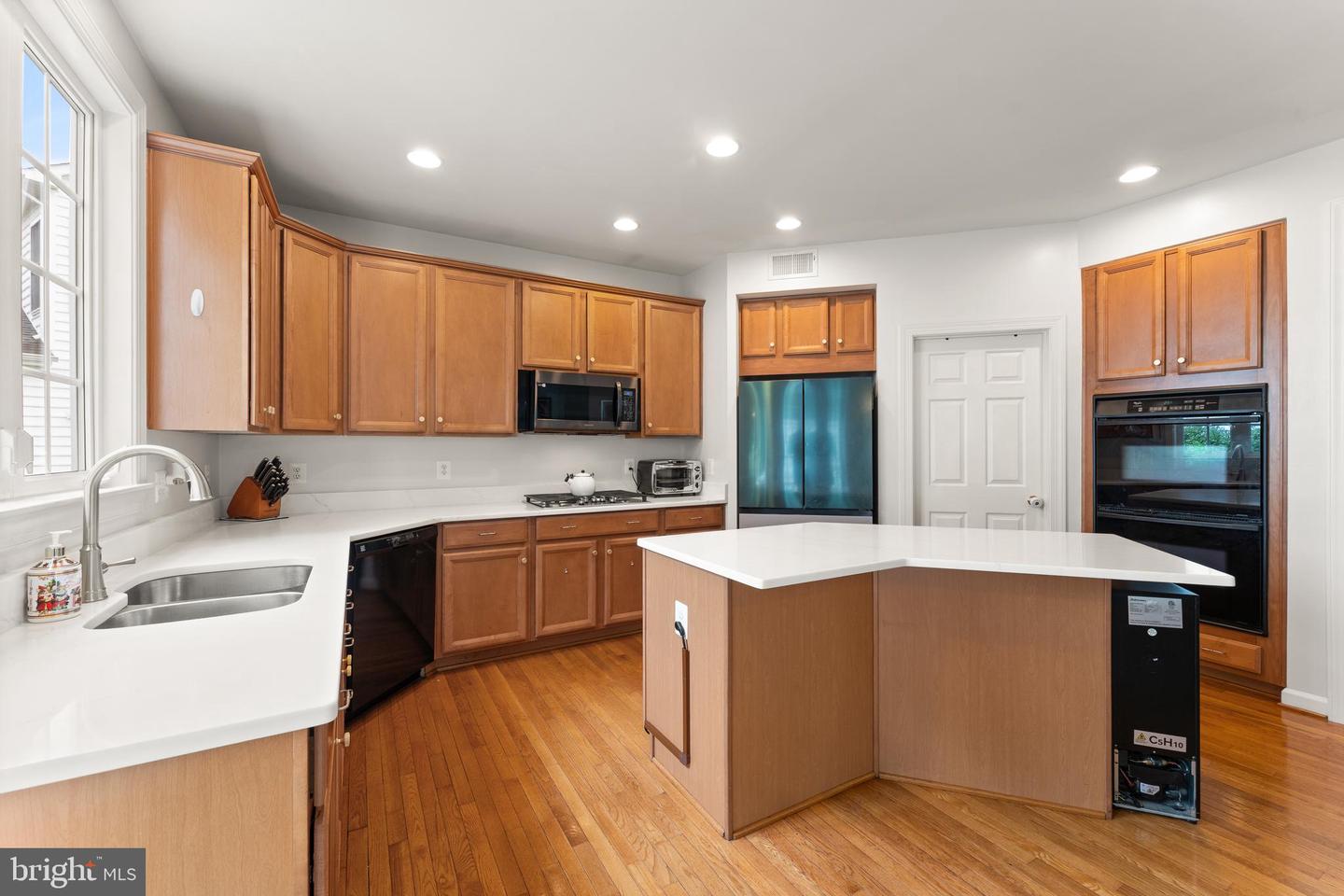 6413 MORVEN PARK LN, GAINESVILLE, Virginia 20155, 4 Bedrooms Bedrooms, ,3 BathroomsBathrooms,Residential,For sale,6413 MORVEN PARK LN,VAPW2097274 MLS # VAPW2097274