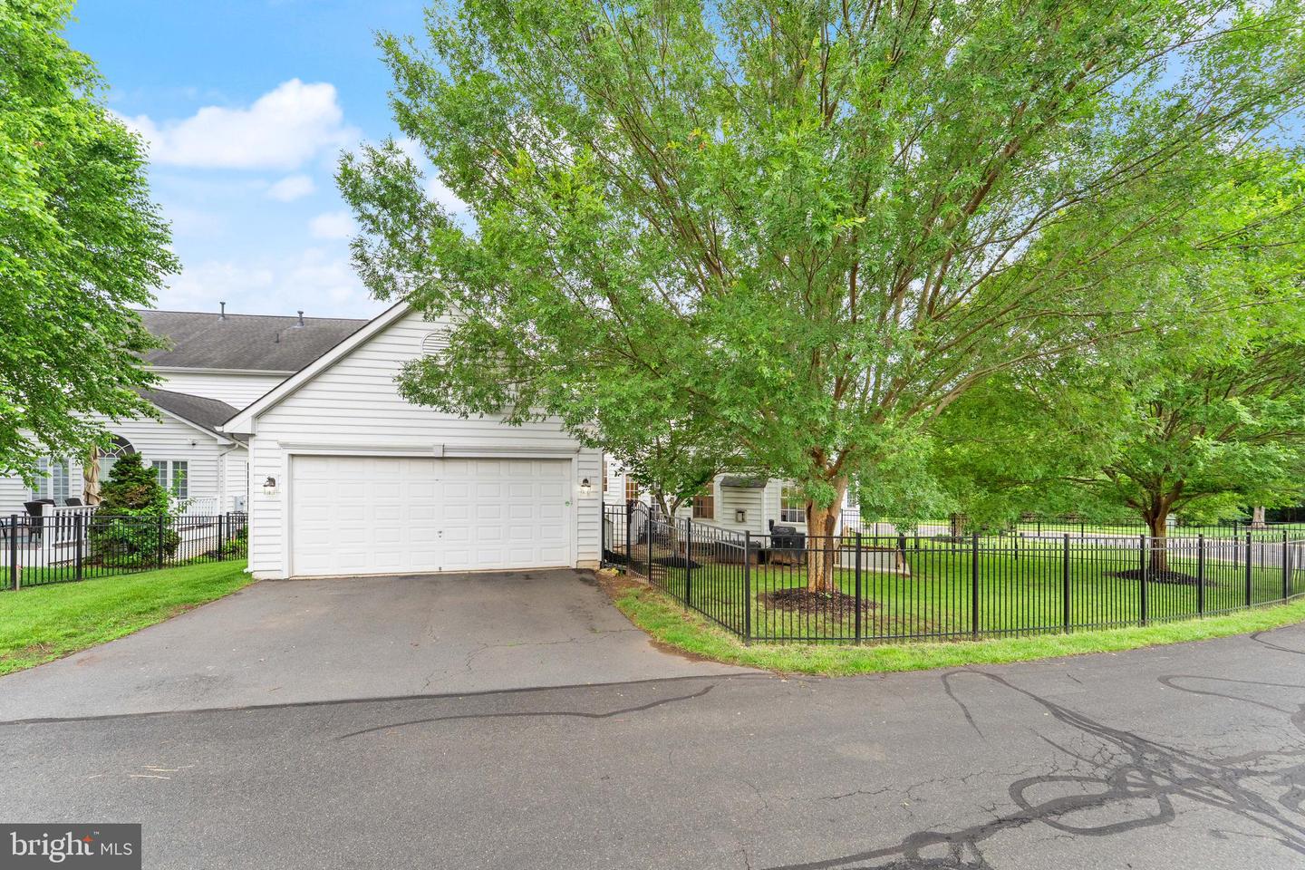 6413 MORVEN PARK LN, GAINESVILLE, Virginia 20155, 4 Bedrooms Bedrooms, ,3 BathroomsBathrooms,Residential,For sale,6413 MORVEN PARK LN,VAPW2097274 MLS # VAPW2097274