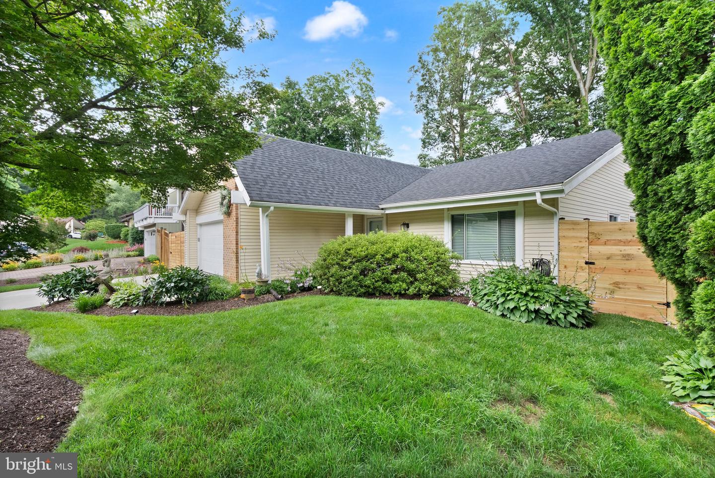 7909 MULBERRY BOTTOM CT, SPRINGFIELD, Virginia 22153, 3 Bedrooms Bedrooms, ,2 BathroomsBathrooms,Residential,For sale,7909 MULBERRY BOTTOM CT,VAFX2248064 MLS # VAFX2248064