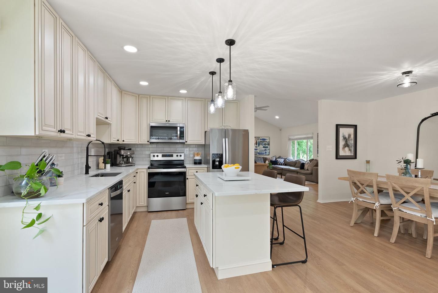 7909 MULBERRY BOTTOM CT, SPRINGFIELD, Virginia 22153, 3 Bedrooms Bedrooms, ,2 BathroomsBathrooms,Residential,For sale,7909 MULBERRY BOTTOM CT,VAFX2248064 MLS # VAFX2248064