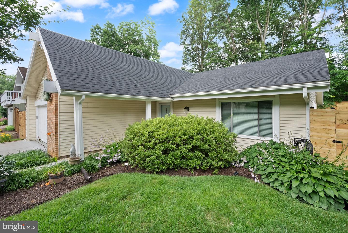 7909 MULBERRY BOTTOM CT, SPRINGFIELD, Virginia 22153, 3 Bedrooms Bedrooms, ,2 BathroomsBathrooms,Residential,For sale,7909 MULBERRY BOTTOM CT,VAFX2248064 MLS # VAFX2248064