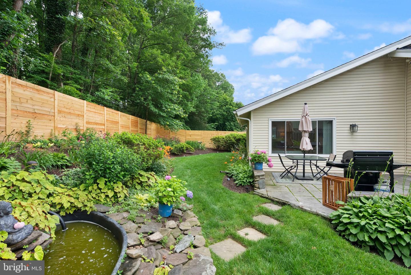 7909 MULBERRY BOTTOM CT, SPRINGFIELD, Virginia 22153, 3 Bedrooms Bedrooms, ,2 BathroomsBathrooms,Residential,For sale,7909 MULBERRY BOTTOM CT,VAFX2248064 MLS # VAFX2248064