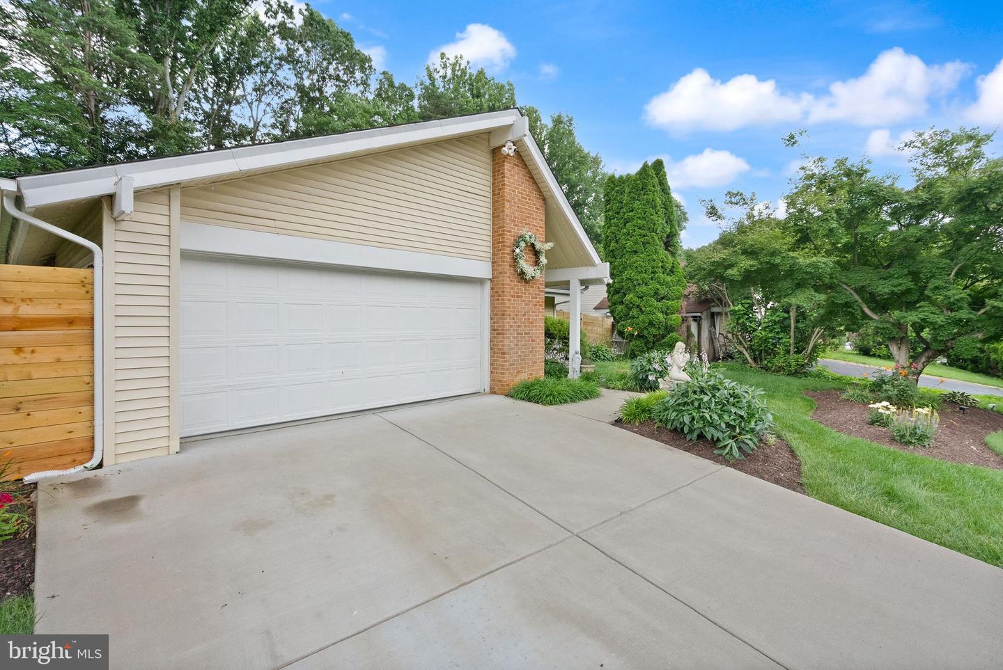 7909 MULBERRY BOTTOM CT, SPRINGFIELD, Virginia 22153, 3 Bedrooms Bedrooms, ,2 BathroomsBathrooms,Residential,For sale,7909 MULBERRY BOTTOM CT,VAFX2248064 MLS # VAFX2248064