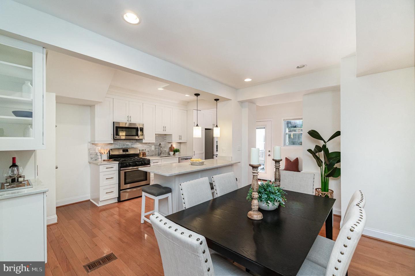 1933 LINCOLN RD NE, WASHINGTON, District Of Columbia 20002, 4 Bedrooms Bedrooms, ,3 BathroomsBathrooms,Residential,For sale,1933 LINCOLN RD NE,DCDC2206366 MLS # DCDC2206366