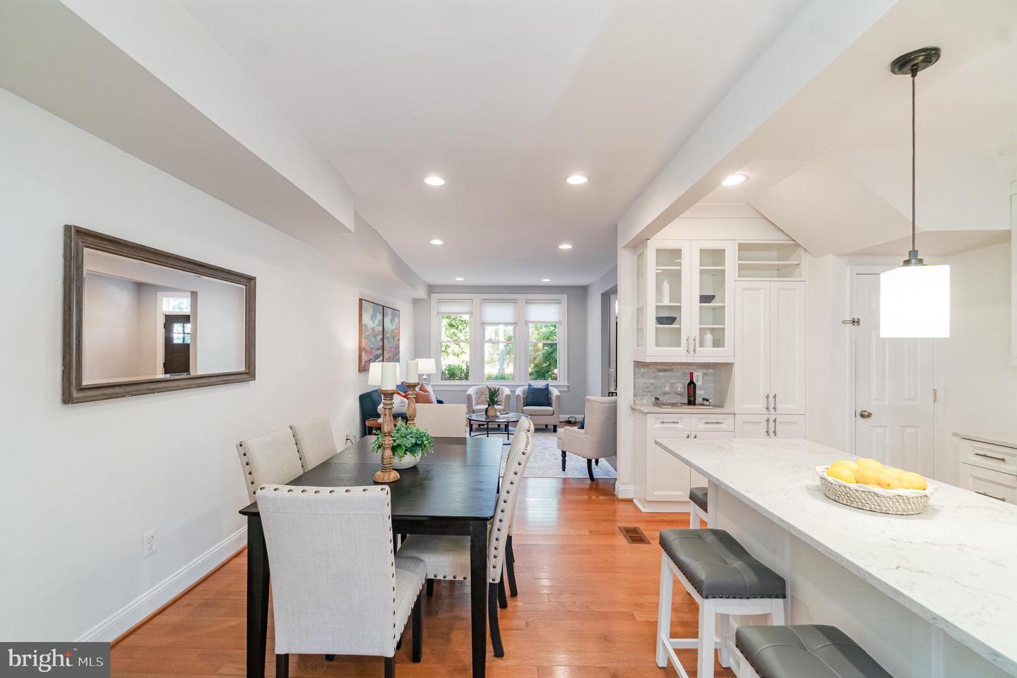 1933 LINCOLN RD NE, WASHINGTON, District Of Columbia 20002, 4 Bedrooms Bedrooms, ,3 BathroomsBathrooms,Residential,For sale,1933 LINCOLN RD NE,DCDC2206366 MLS # DCDC2206366