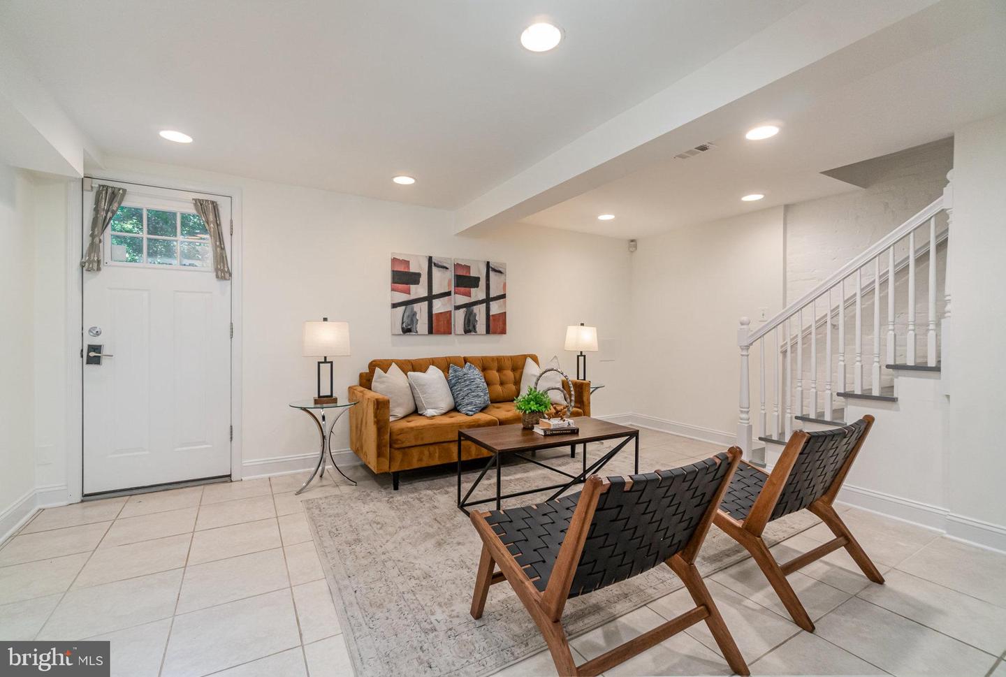 1933 LINCOLN RD NE, WASHINGTON, District Of Columbia 20002, 4 Bedrooms Bedrooms, ,3 BathroomsBathrooms,Residential,For sale,1933 LINCOLN RD NE,DCDC2206366 MLS # DCDC2206366