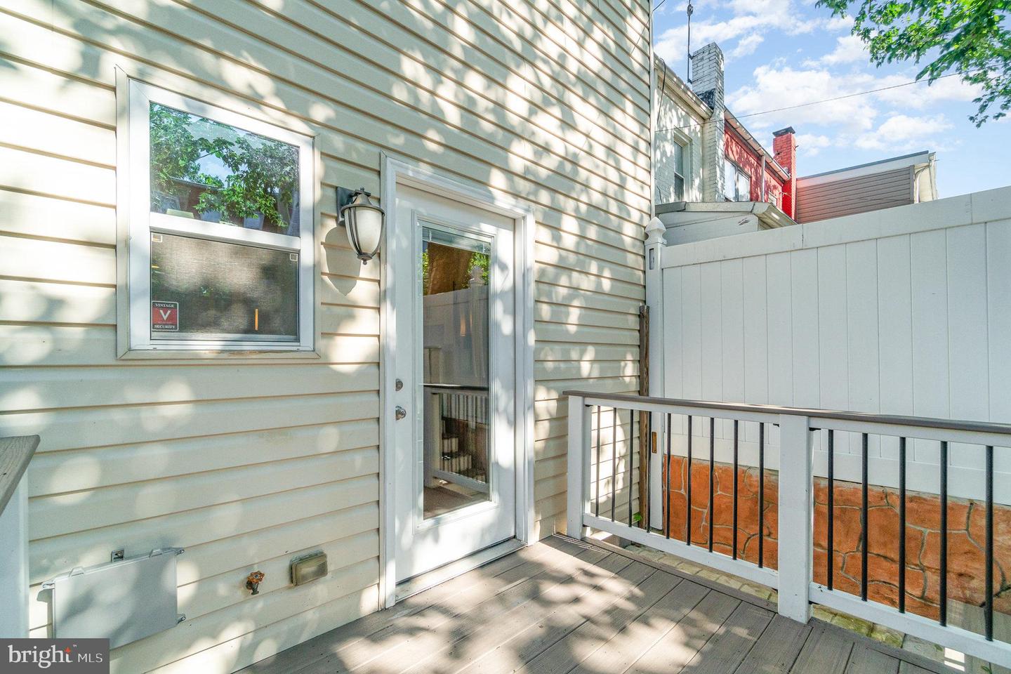1933 LINCOLN RD NE, WASHINGTON, District Of Columbia 20002, 4 Bedrooms Bedrooms, ,3 BathroomsBathrooms,Residential,For sale,1933 LINCOLN RD NE,DCDC2206366 MLS # DCDC2206366