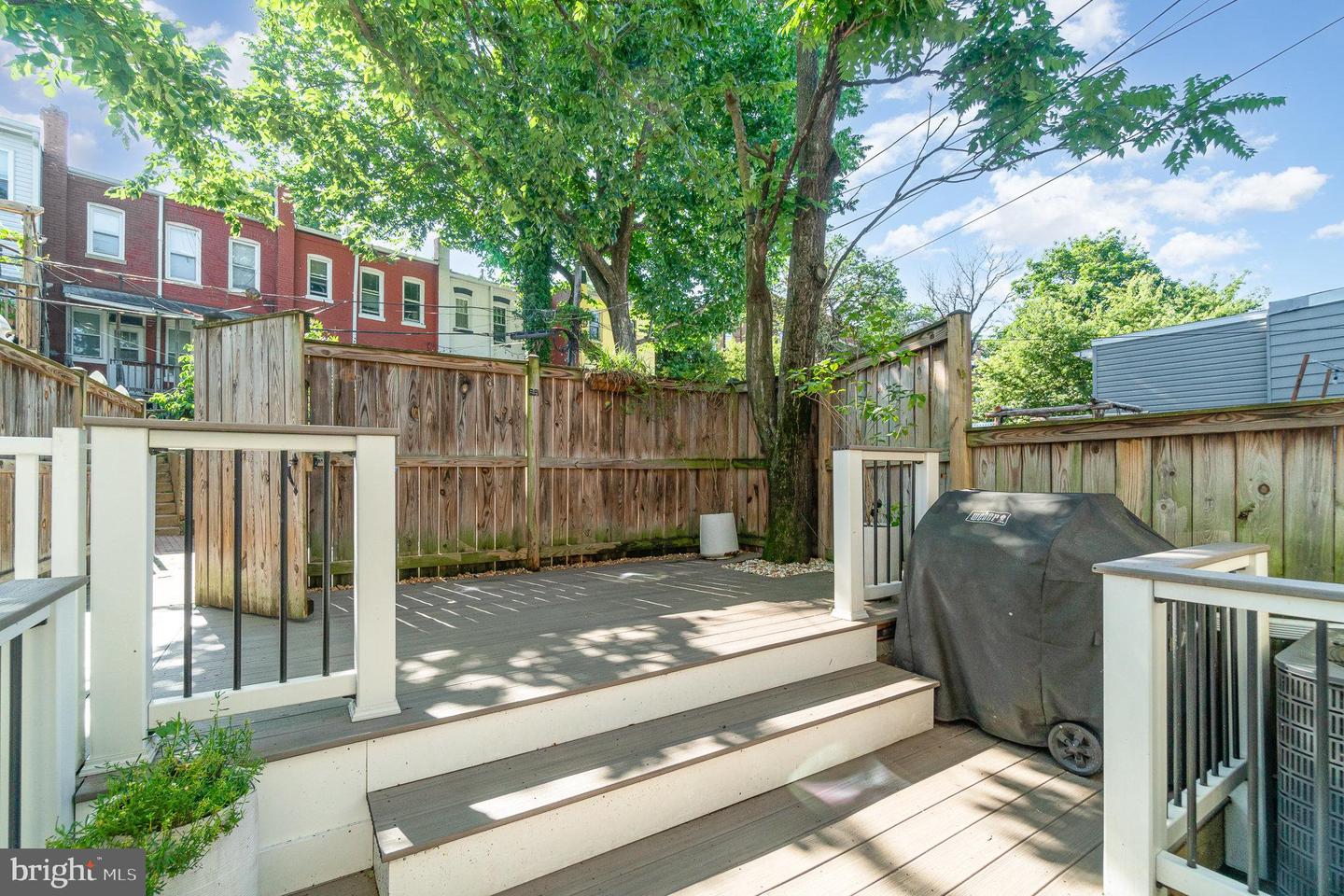 1933 LINCOLN RD NE, WASHINGTON, District Of Columbia 20002, 4 Bedrooms Bedrooms, ,3 BathroomsBathrooms,Residential,For sale,1933 LINCOLN RD NE,DCDC2206366 MLS # DCDC2206366