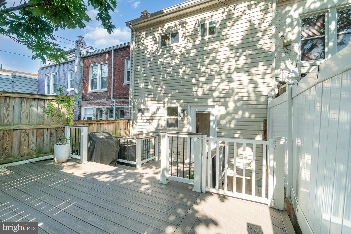 1933 LINCOLN RD NE, WASHINGTON, District Of Columbia 20002, 4 Bedrooms Bedrooms, ,3 BathroomsBathrooms,Residential,For sale,1933 LINCOLN RD NE,DCDC2206366 MLS # DCDC2206366