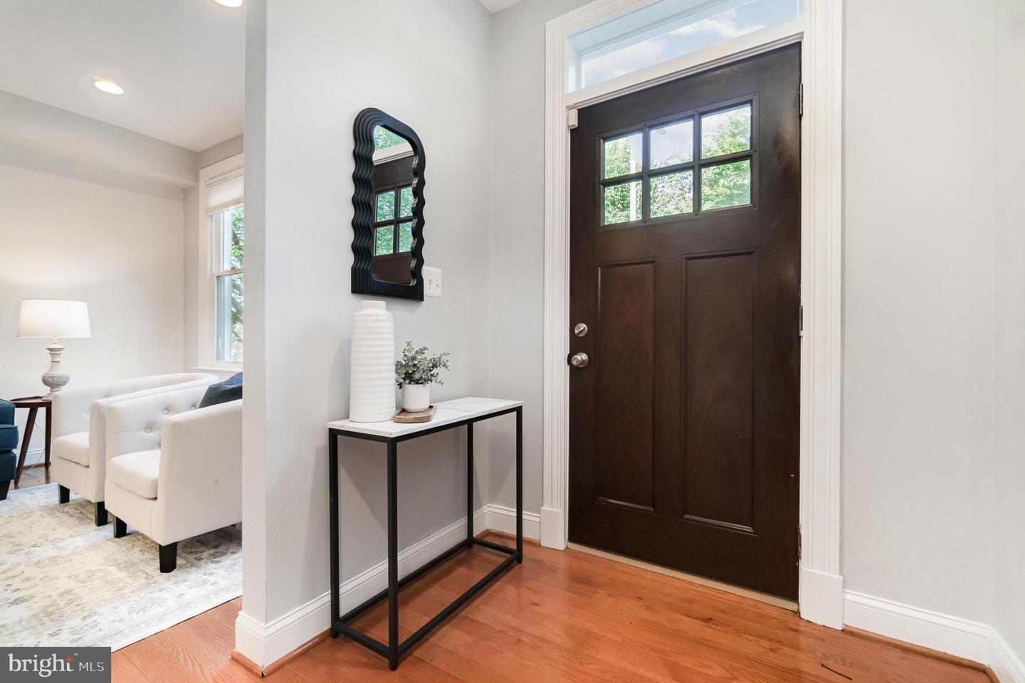 1933 LINCOLN RD NE, WASHINGTON, District Of Columbia 20002, 4 Bedrooms Bedrooms, ,3 BathroomsBathrooms,Residential,For sale,1933 LINCOLN RD NE,DCDC2206366 MLS # DCDC2206366