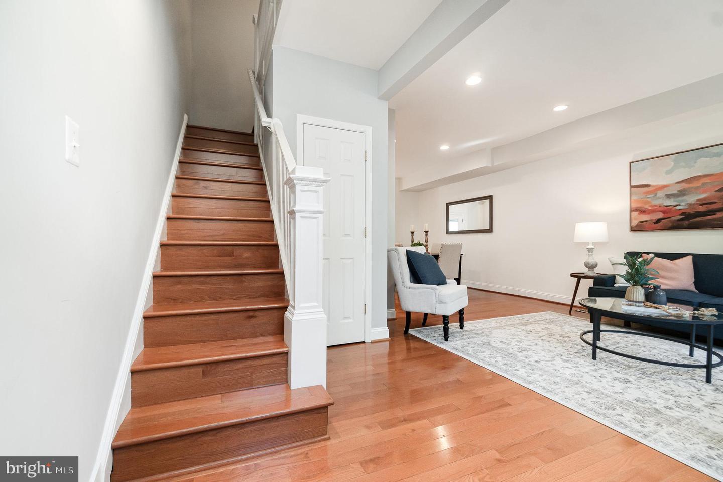 1933 LINCOLN RD NE, WASHINGTON, District Of Columbia 20002, 4 Bedrooms Bedrooms, ,3 BathroomsBathrooms,Residential,For sale,1933 LINCOLN RD NE,DCDC2206366 MLS # DCDC2206366