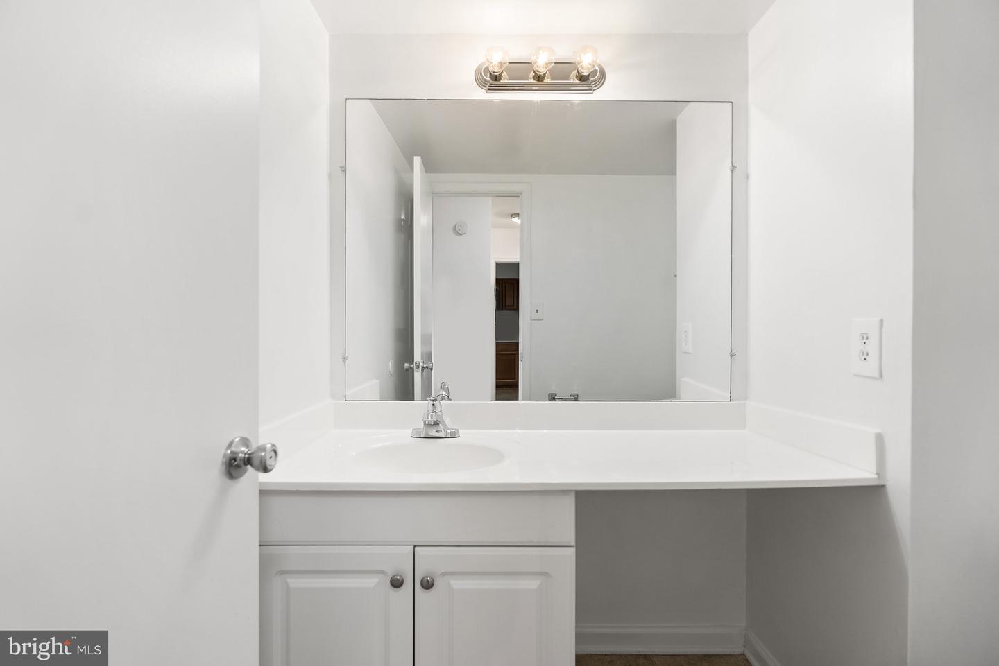 5500 HOLMES RUN PKWY #1119, ALEXANDRIA, Virginia 22304, 1 Bedroom Bedrooms, ,1 BathroomBathrooms,Residential,For sale,5500 HOLMES RUN PKWY #1119,VAAX2046698 MLS # VAAX2046698