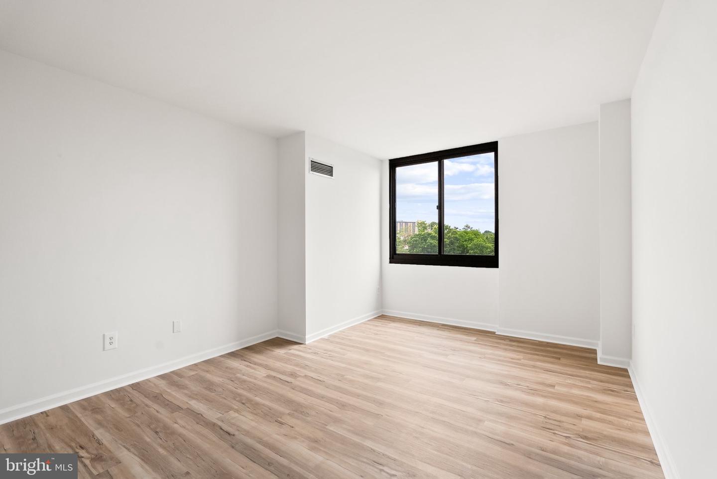 5500 HOLMES RUN PKWY #1119, ALEXANDRIA, Virginia 22304, 1 Bedroom Bedrooms, ,1 BathroomBathrooms,Residential,For sale,5500 HOLMES RUN PKWY #1119,VAAX2046698 MLS # VAAX2046698