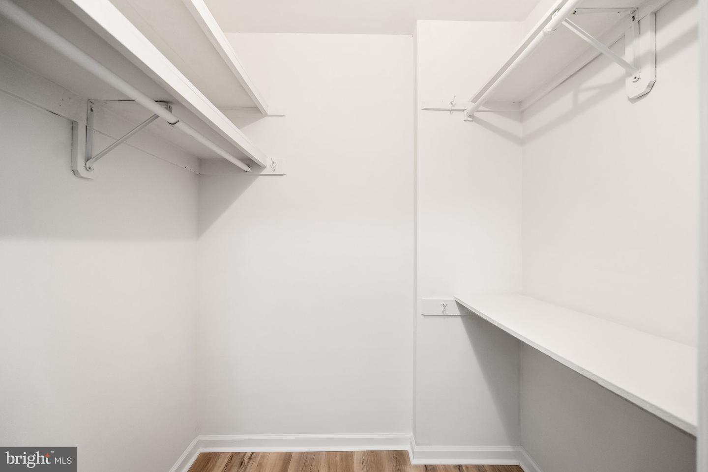 5500 HOLMES RUN PKWY #1119, ALEXANDRIA, Virginia 22304, 1 Bedroom Bedrooms, ,1 BathroomBathrooms,Residential,For sale,5500 HOLMES RUN PKWY #1119,VAAX2046698 MLS # VAAX2046698