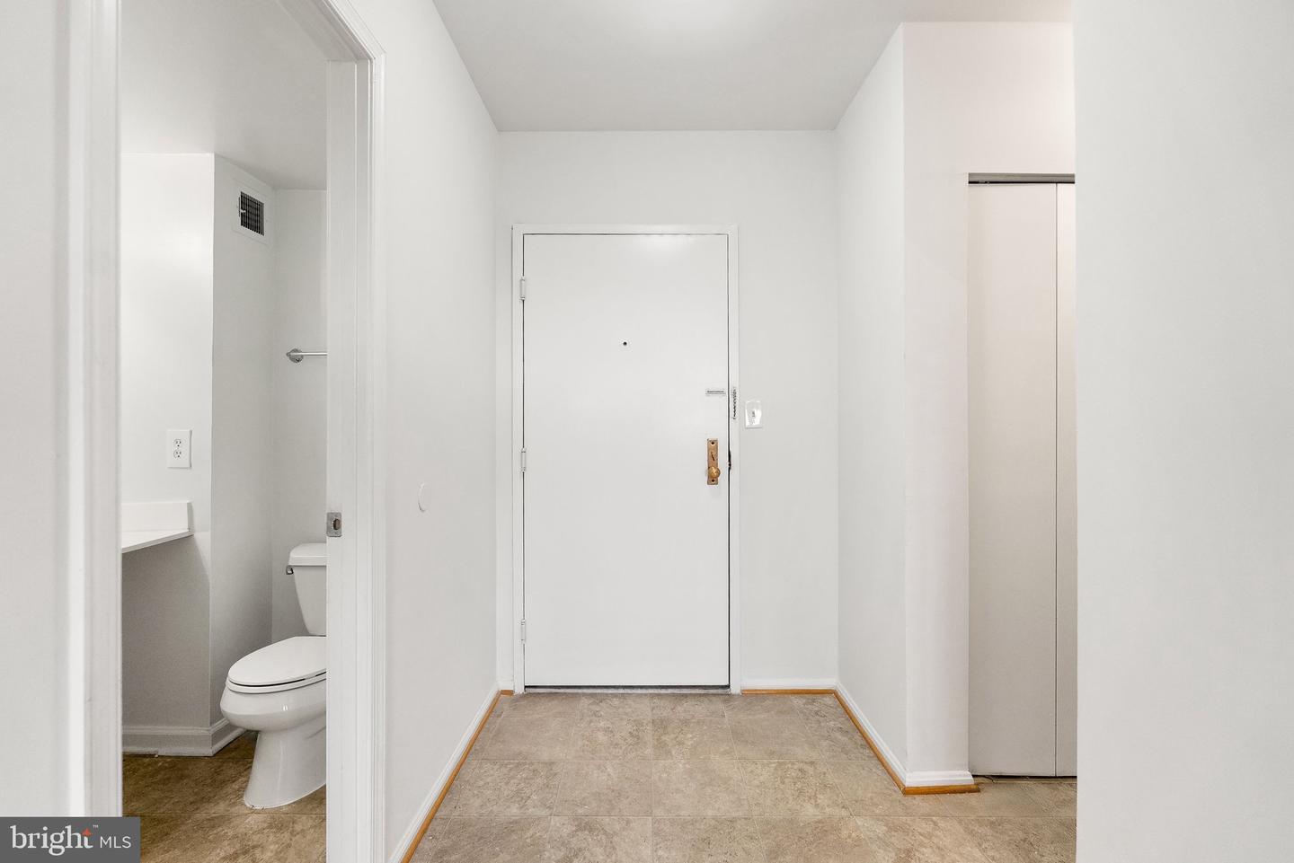 5500 HOLMES RUN PKWY #1119, ALEXANDRIA, Virginia 22304, 1 Bedroom Bedrooms, ,1 BathroomBathrooms,Residential,For sale,5500 HOLMES RUN PKWY #1119,VAAX2046698 MLS # VAAX2046698