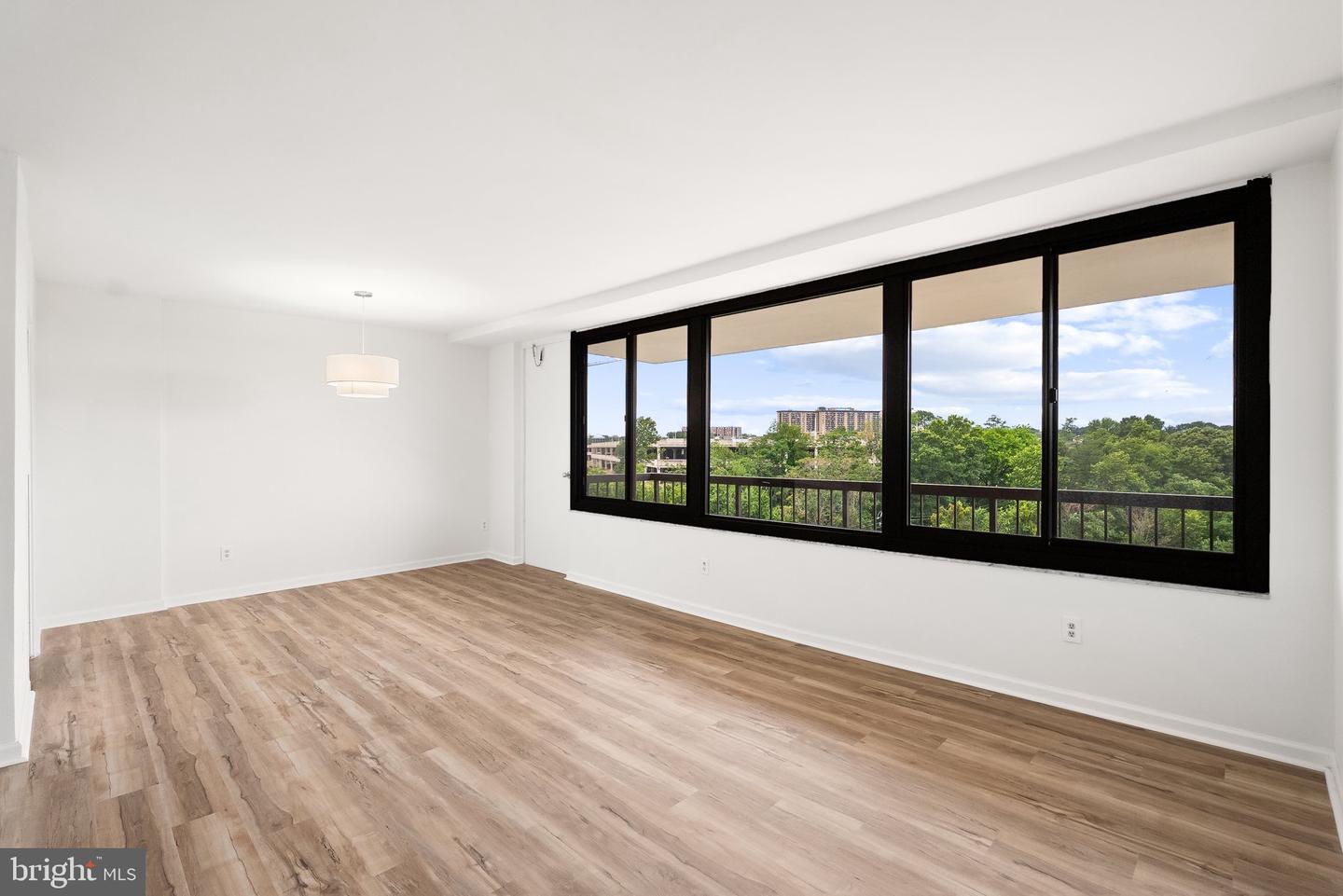 5500 HOLMES RUN PKWY #1119, ALEXANDRIA, Virginia 22304, 1 Bedroom Bedrooms, ,1 BathroomBathrooms,Residential,For sale,5500 HOLMES RUN PKWY #1119,VAAX2046698 MLS # VAAX2046698