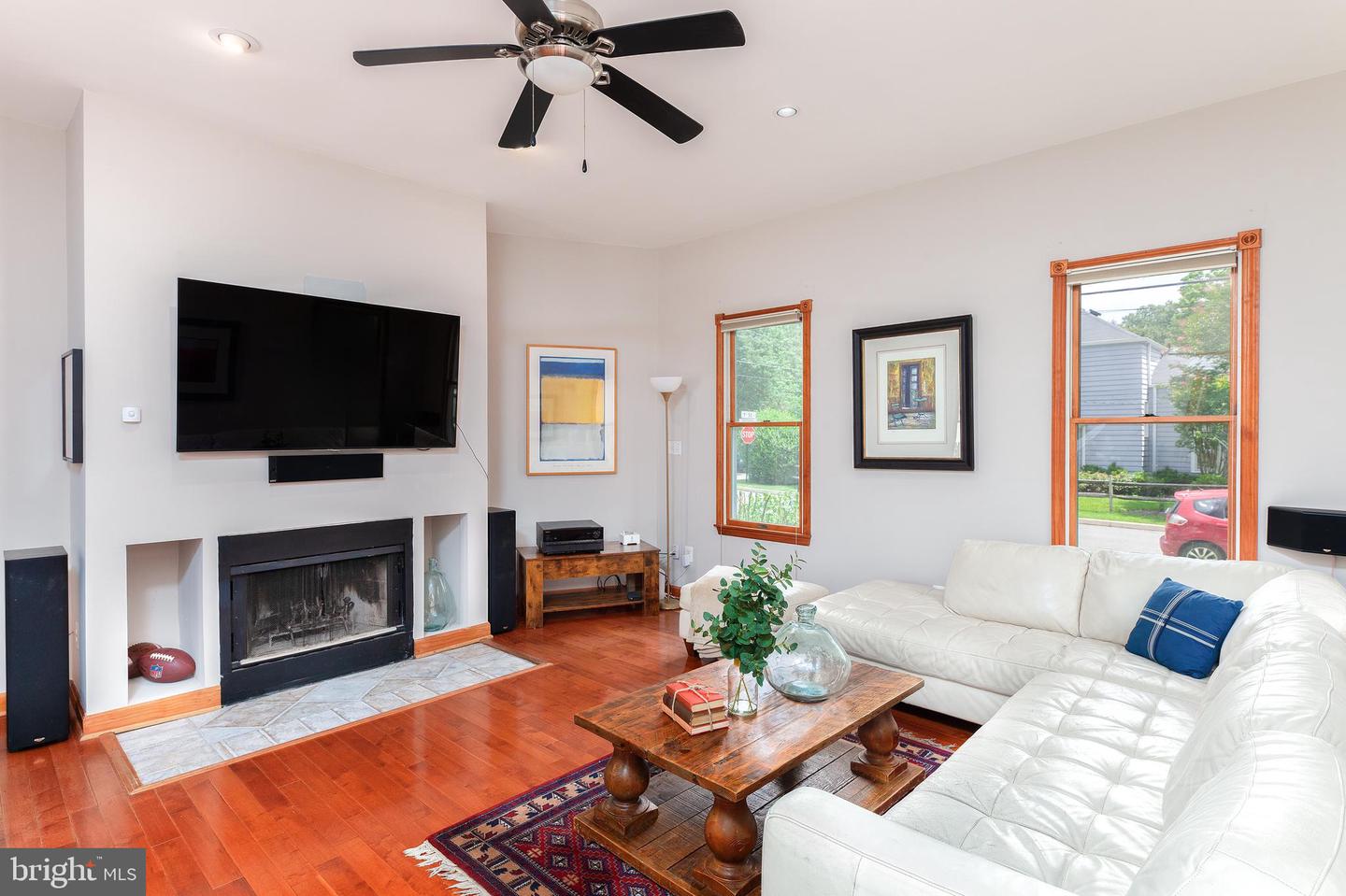 102 S KENSINGTON ST ST, ARLINGTON, Virginia 22204, 4 Bedrooms Bedrooms, ,3 BathroomsBathrooms,Residential,For sale,102 S KENSINGTON ST ST,VAAR2059558 MLS # VAAR2059558