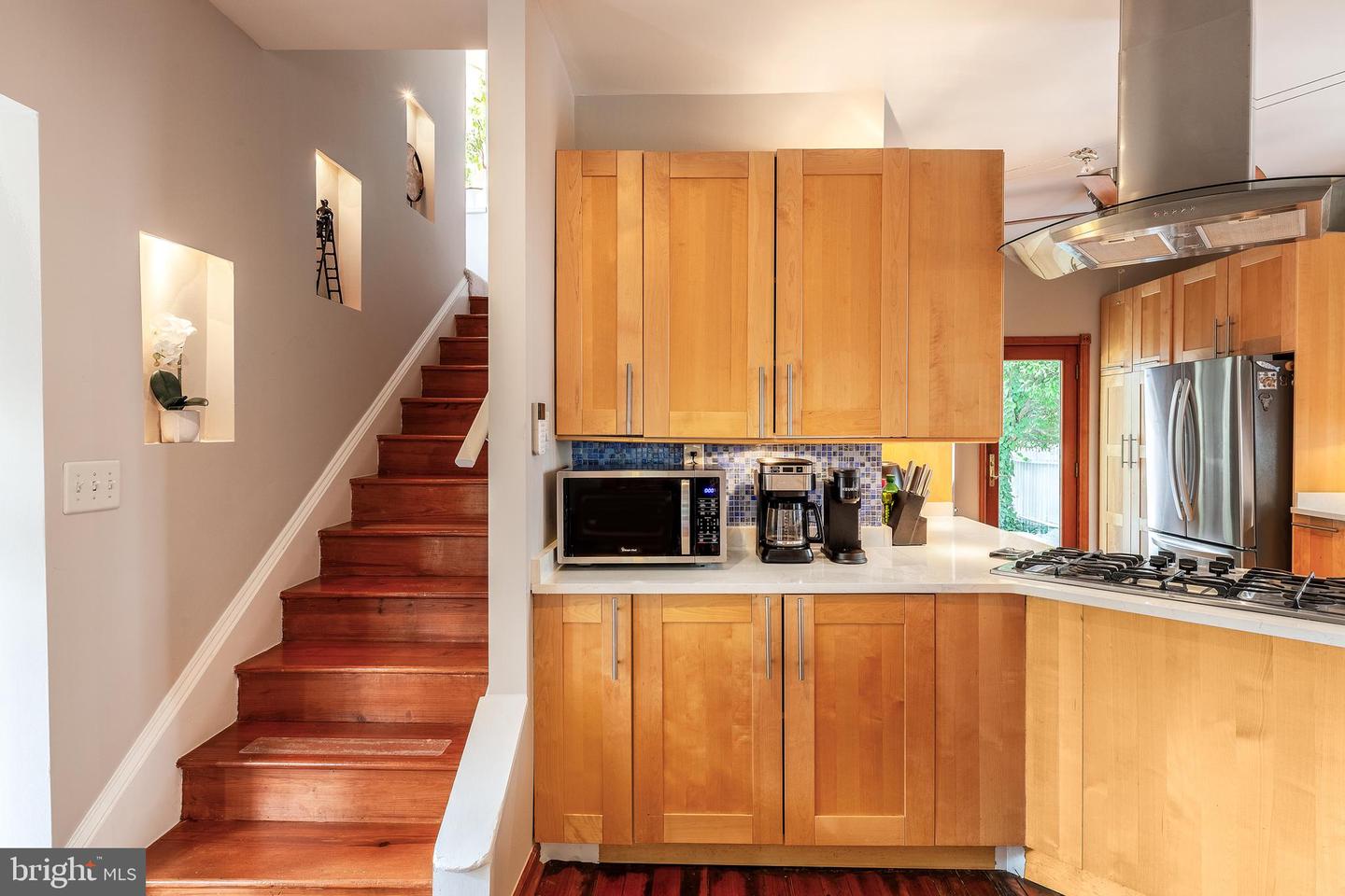 102 S KENSINGTON ST ST, ARLINGTON, Virginia 22204, 4 Bedrooms Bedrooms, ,3 BathroomsBathrooms,Residential,For sale,102 S KENSINGTON ST ST,VAAR2059558 MLS # VAAR2059558