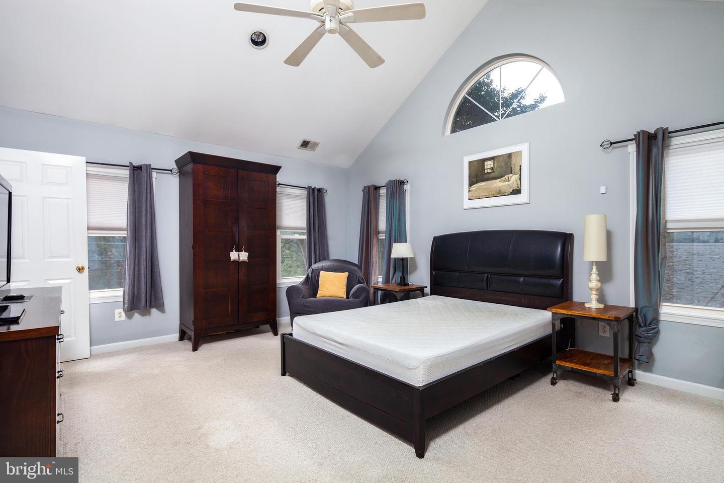 102 S KENSINGTON ST ST, ARLINGTON, Virginia 22204, 4 Bedrooms Bedrooms, ,3 BathroomsBathrooms,Residential,For sale,102 S KENSINGTON ST ST,VAAR2059558 MLS # VAAR2059558