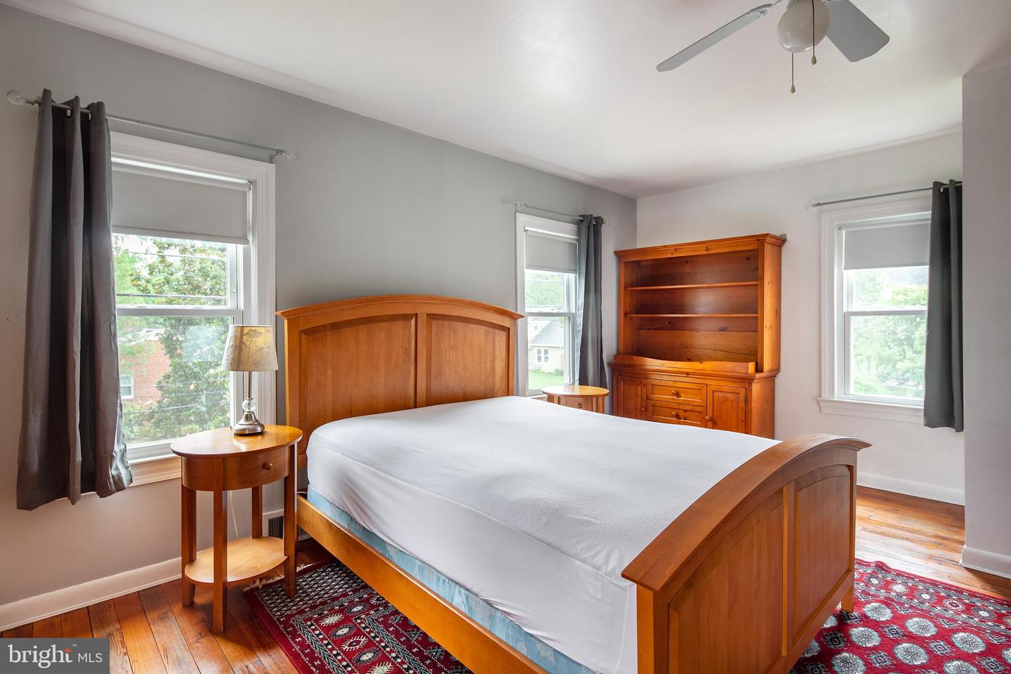 102 S KENSINGTON ST ST, ARLINGTON, Virginia 22204, 4 Bedrooms Bedrooms, ,3 BathroomsBathrooms,Residential,For sale,102 S KENSINGTON ST ST,VAAR2059558 MLS # VAAR2059558