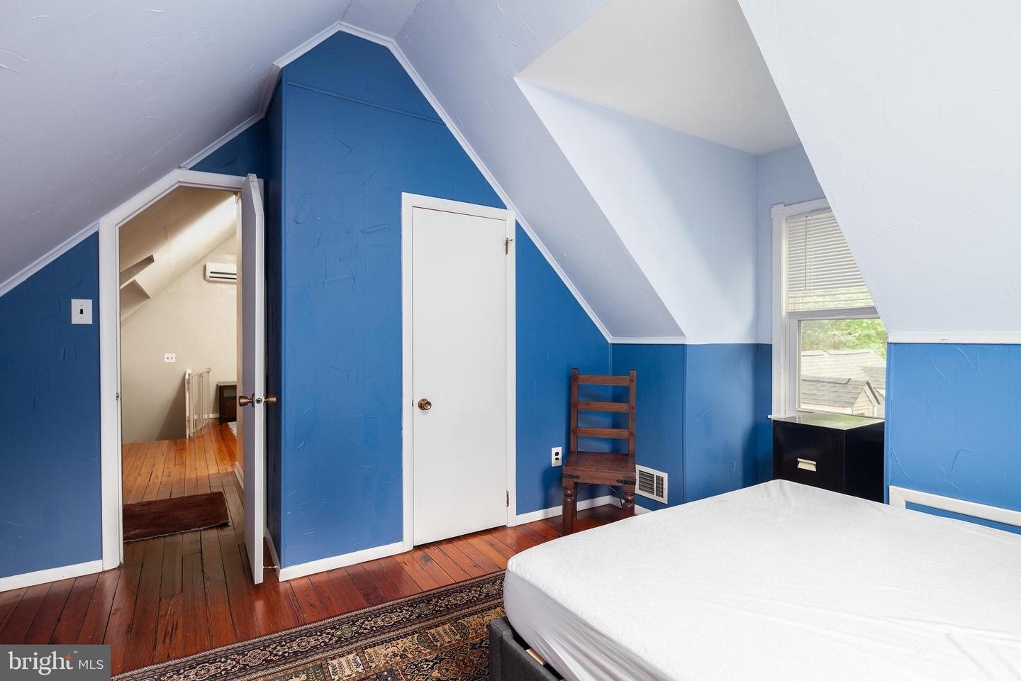 102 S KENSINGTON ST ST, ARLINGTON, Virginia 22204, 4 Bedrooms Bedrooms, ,3 BathroomsBathrooms,Residential,For sale,102 S KENSINGTON ST ST,VAAR2059558 MLS # VAAR2059558